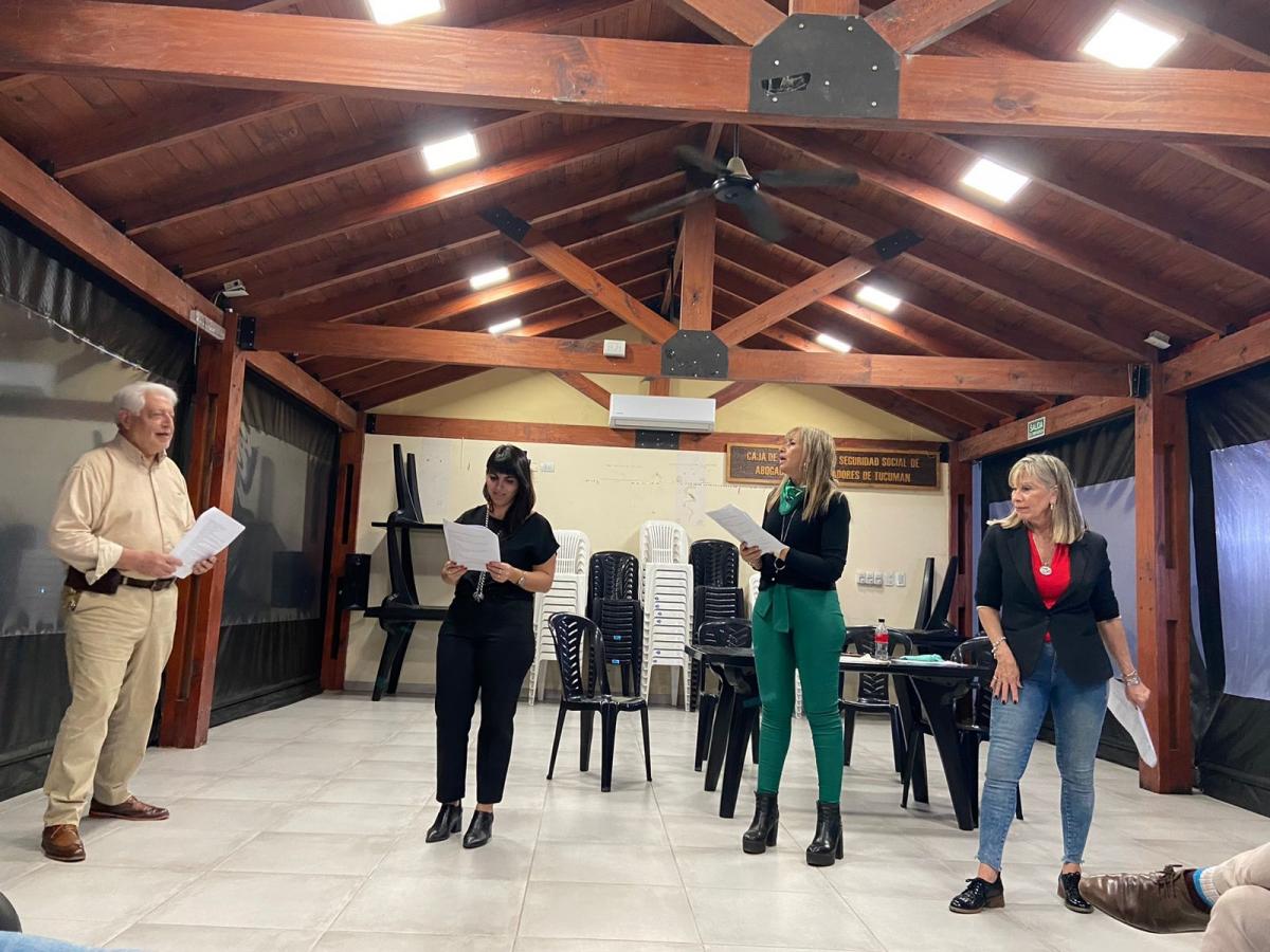 La Colorida alberga una feria regional del libro teatral