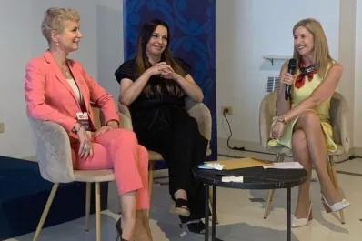 Catalina Lonac disertó en la primera Cumbre de CroActivas