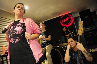 Gorda Resucitada con “Todas mis chicas”, y un rock de resistencia