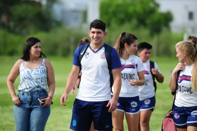 Dos profes de Educación Física decidieron lanzarse como entrenadores y lograron el título en Las Cañas