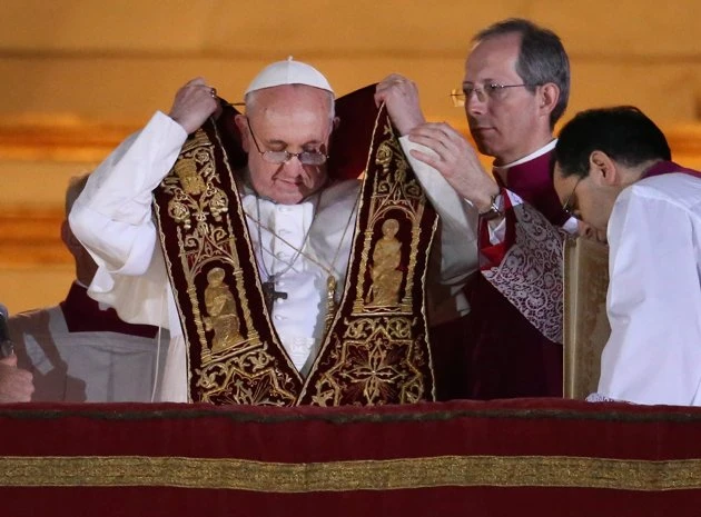 13 DE MARZO DE 2013. Hubo humo blanco en El Vaticano. Ese día el mundo descubría al Papa argentino.