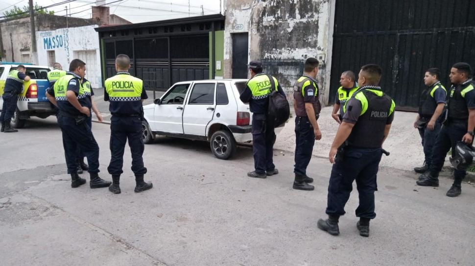 OTRA PRUEBA. El vehículo que utilizó Alarcón y en el que los policías encontraron un DNI que posibilitó la detención de dos cómplices.