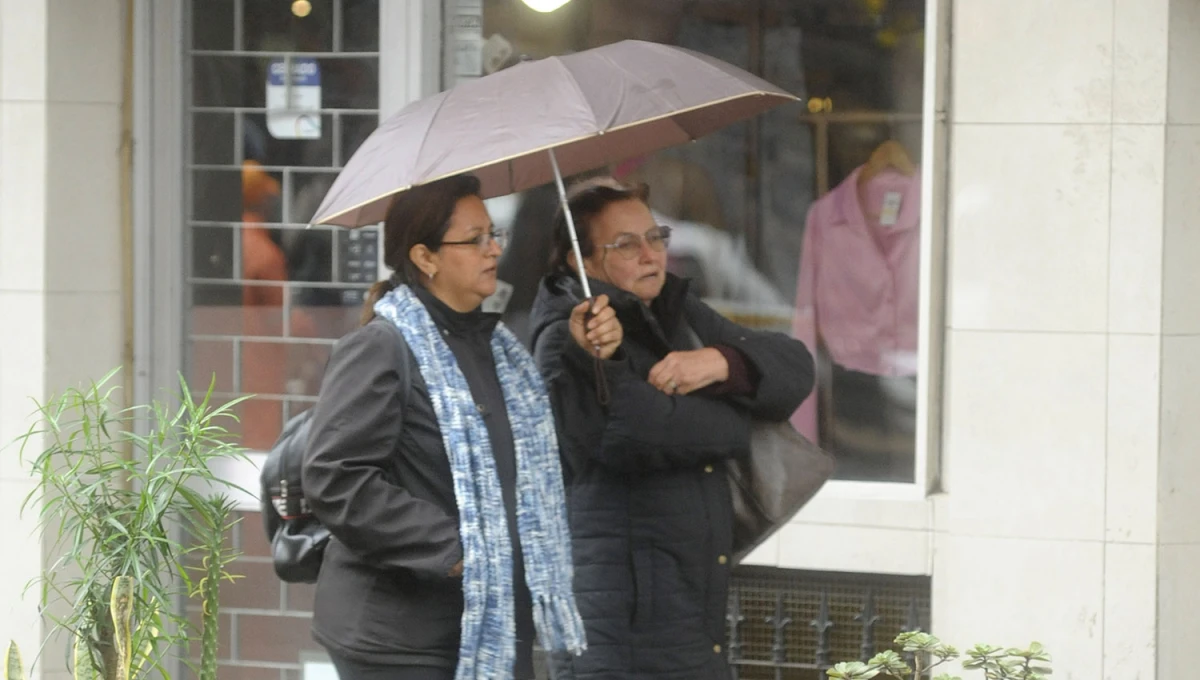 ¡CHUY! Muchas tucumanas y tucumanos deberán llevar abrigo en el inicio de la semana.