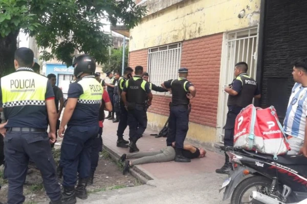 Redujo de un cabezazo al acusado de un raid delictivo en Villa 9 de Julio