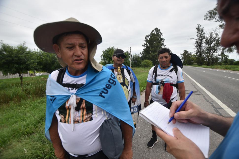 NO IMPORTA EL CLIMA. Los sombreros protegen de sol o de la lluvia.