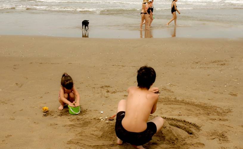 Marisol, la Florianópolis argentina, hizo feliz a Maradona y guarda curiosas historias junto al mar