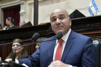 Manzur vuelve a la escena con su llegada al Senado