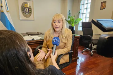 La réplica municipal a Beatriz Ávila: “Hicieron 2.726 designaciones irregulares en seis meses”