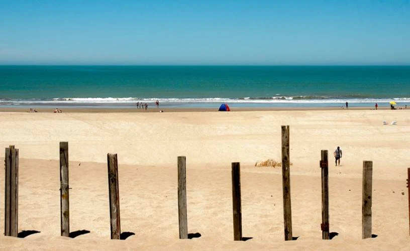 Marisol, la Florianópolis argentina, hizo feliz a Maradona y guarda curiosas historias junto al mar