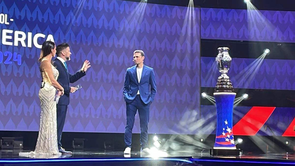 PRESENTE. Lionel Scaloni, DT del campeón defensor, fue el encargado de presentar el trofeo.