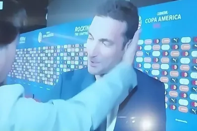 Scaloni primero, Tapia después, en ese orden llegaron al sorteo de la Copa América
