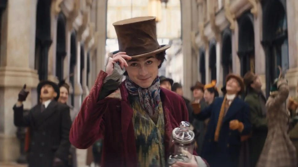 DESPLIEGUE DE SIMPATÍA. Timothée Chalamet protagoniza “Wonka”, el filme de Paul King como precuela de “Charlie y la fábrica de chocolate”.