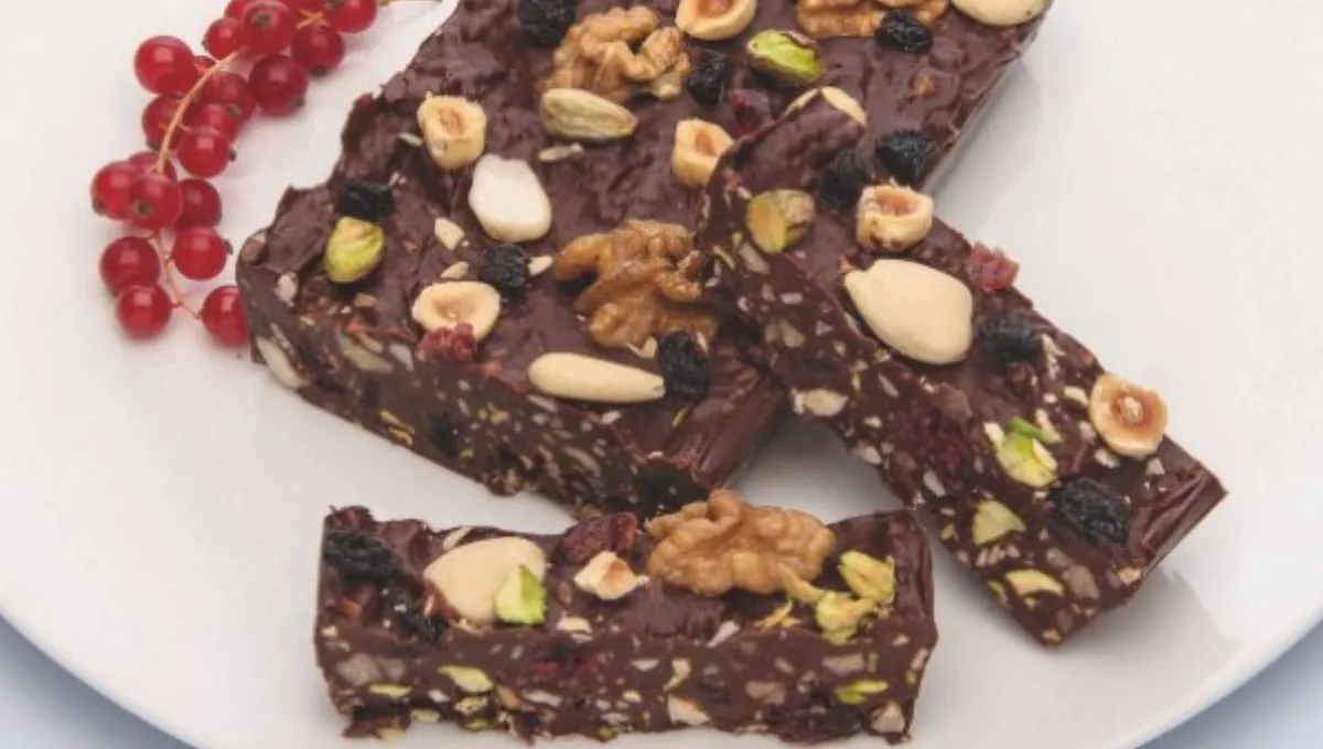 Turrón de chocolate y frutos secos: la receta rica, fácil y saludable para esta Navidad