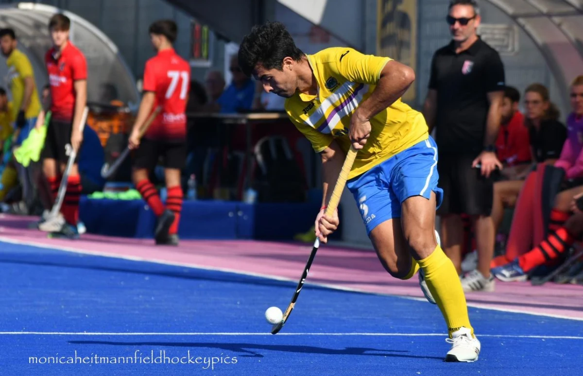 EN PLENO JUEGO. Cárdenas en la liga italiana de hockey. 