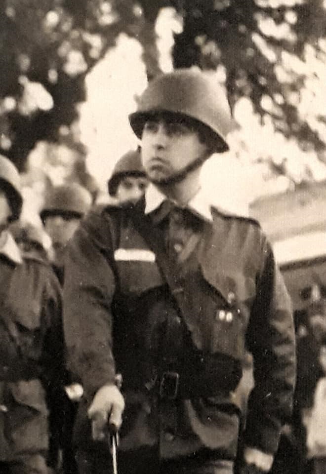 EN ROPA DE FAJINA. El capitán Humberto Viola tuvo destacadas misiones dentro del Ejército durante sus años de servicio.