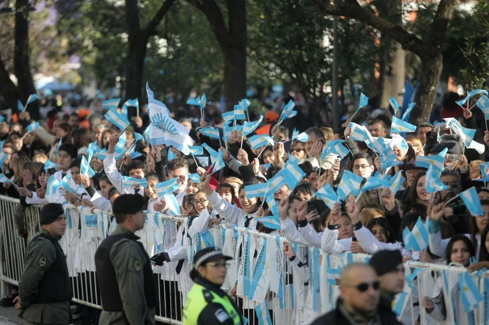 2016. El 9 de Julio, los tucumanos salen a la calle en forma masiva a festejar el Bicentenario de la Declaración de la Independencia.