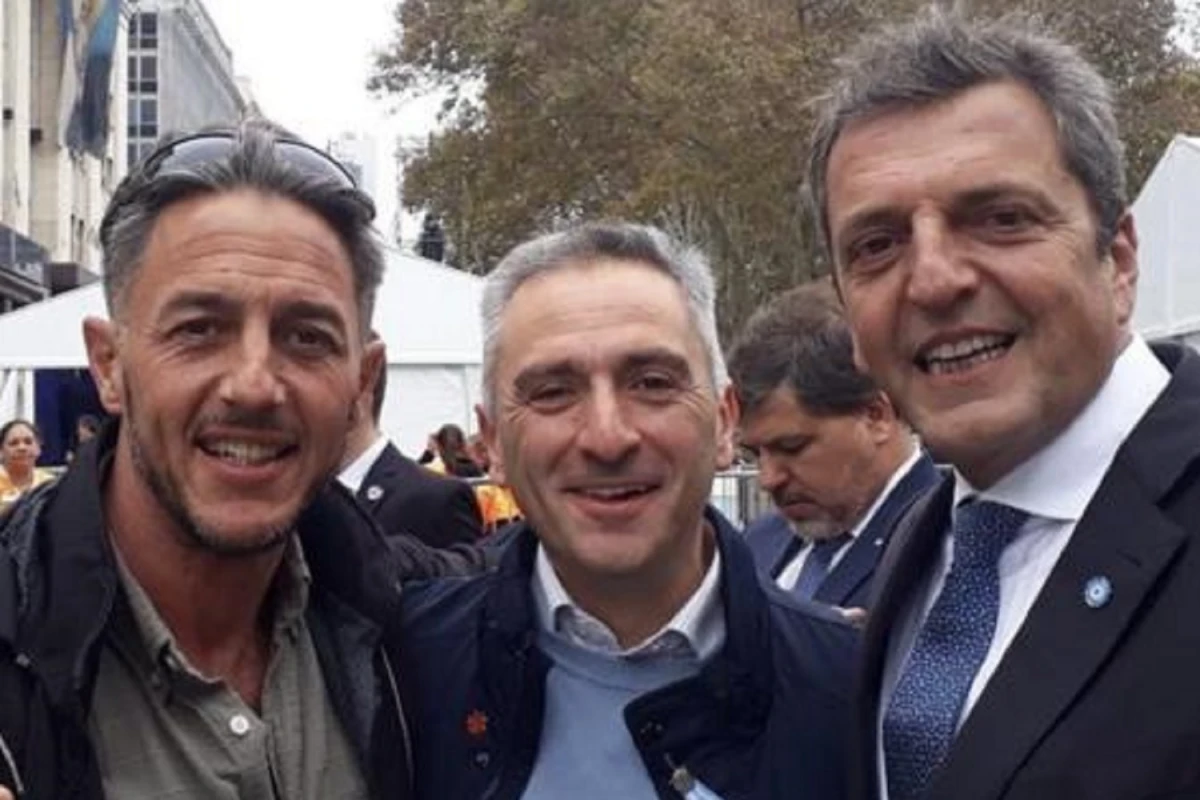 PERONISTA. Mercanzini junto a Andrés Cuervo Larroque y Sergio Massa. 
