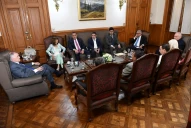 La Provincia dice que esperará que se hagan oficiales las medidas económicas de Milei