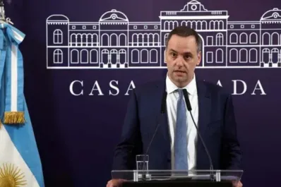 “El empleo militante no va a existir más”, advirtió el vocero presidencial