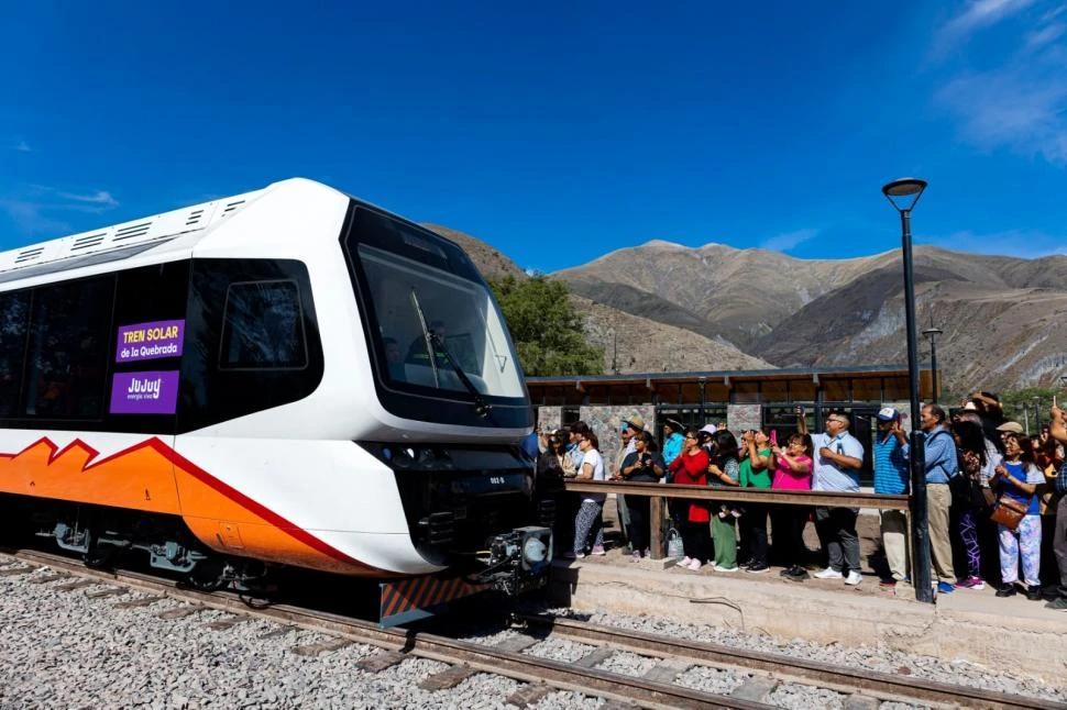 PROYECTO INNOVADOR. El tren se alimenta con baterías de litio. @GobiernoJujuy