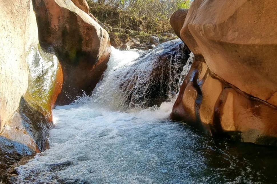 CASCADAS. A lo largo del río hay pequeños y grandes saltos de agua.