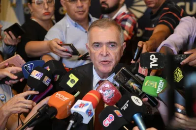 Jaldo ratificó el pago de sueldos, el aguinaldo y el aumento para los estatales