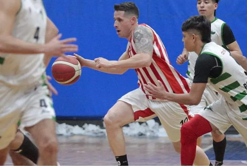 POR LA REVANCHA. En la primera edición, Nicolás Avellaneda venció 90-89 a San Martín. 