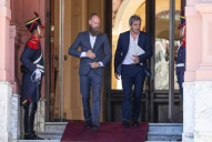 Medidas de shock: recorte de gastos, el dólar oficial se va a $800 y suben las tarifas