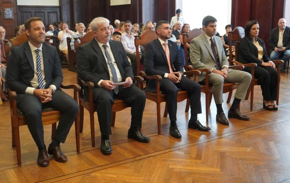 LOS NUEVOS MAGISTRADOS. Gonzalo Ascárate, Guillermo José Di Lella, Matías Graña, Emilio Edgardo Pérez y María Elina Nazar. DIRECCIÓN DE COMUNICACIÓN PÚBLICA DE LA CORTE