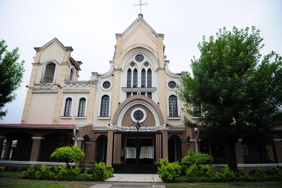 EL LUGAR DE LOS HECHOS. El niño sufrió los abusos sexuales cuando asistía a realizar actividades en la iglesia de la Santa Cruz. LA GACETA/FOTO DE DIEGO ARÁOZ