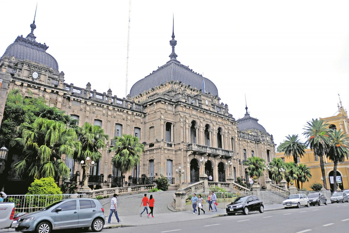 Qué opinan los políticos tucumanos de reducir el Estado a su mínima expresión