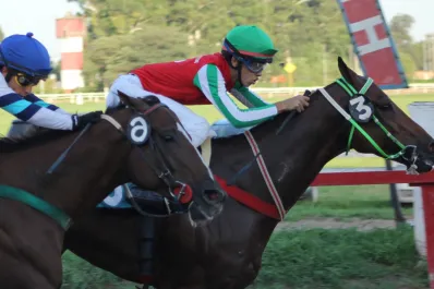 Fumero guapeó y logró un gran éxito en la prueba central del turf