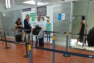 Jaldo viajó en un vuelo comercial para reunirse con Milei: los detalles del encuentro