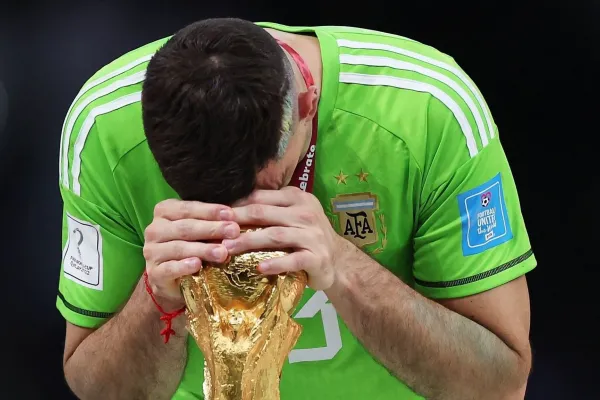 A un año del Mundial de Qatar 2022: el emotivo posteo del “Dibu” Martínez para recordar el título