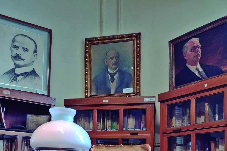 LOS LIBROS DE PADILLA. El folklore formó parte de su lectura e interés.