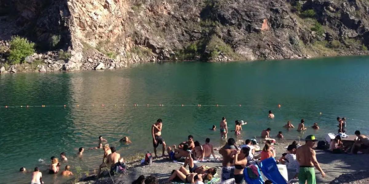 Vacaciones 2023/24: descubrí la increíble laguna cordobesa de aguas cristalinas, un destino inolvidable y económico