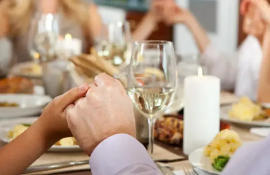 Oración para bendecir la mesa en Nochebuena y Navidad