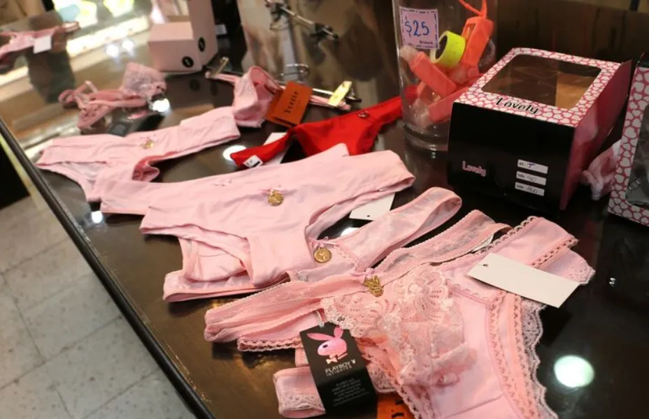 El verdadero significado de regalar una bombacha rosa en Navidad