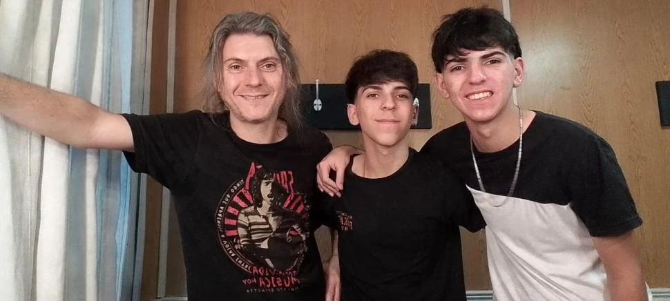 EL TRÍO LÓPEZ. Rony al bajo, Mateo al piano y Camilo en la batería conforman Los Primogénitos del Jazz, que esta noche hará standars en el Virla.