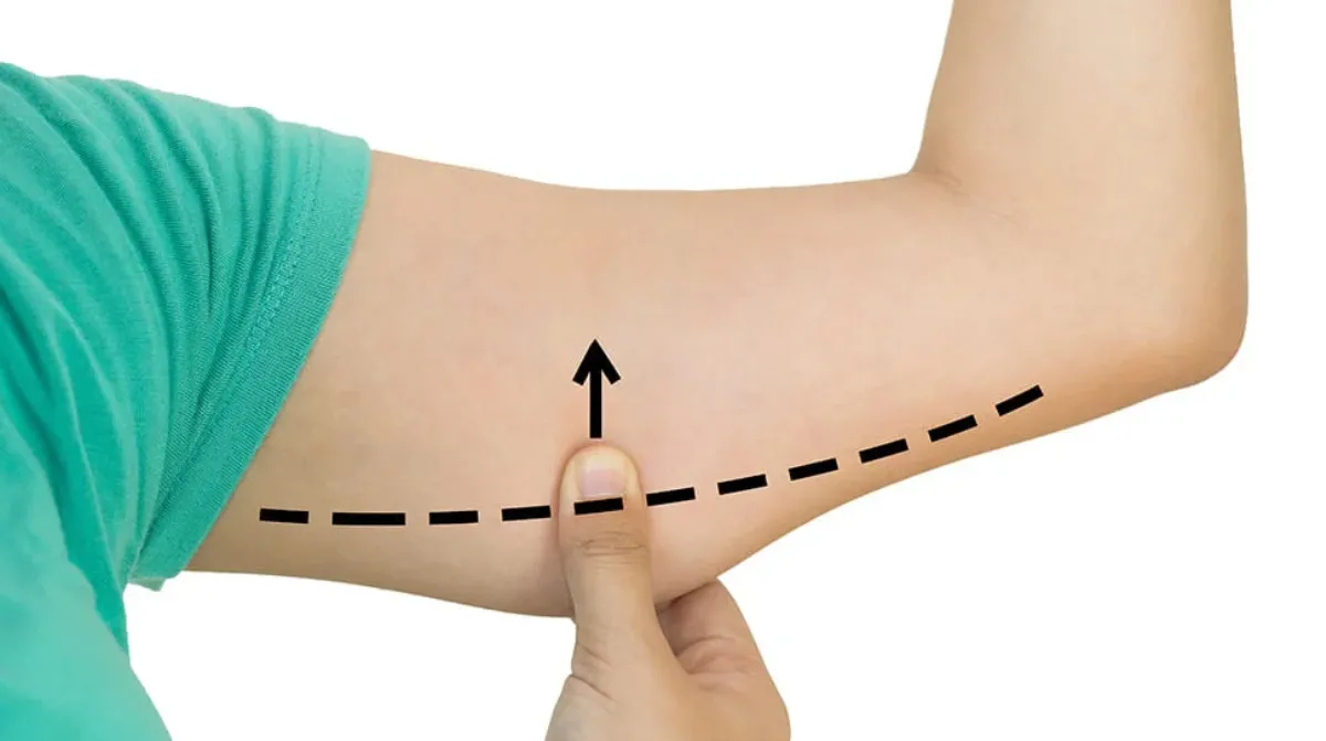 El simple y eficaz ejercicio para adelgazar los brazos en solo una semana