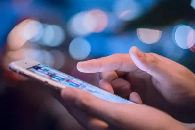 Tres aplicaciones para compartir con amigos y ahorrar en el verano