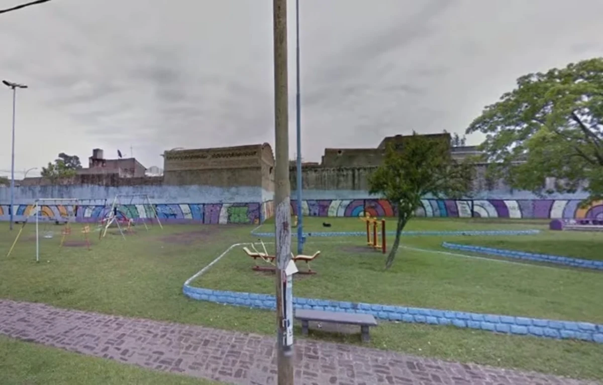 La plaza donde estaba la valija.