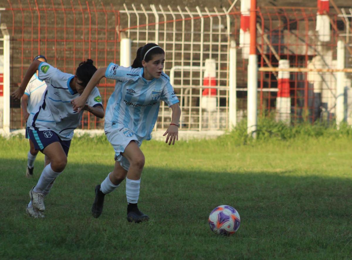 JUVENTUD. Nicole Isa Castillo es una de las figuras que tiene Atlético en el fútbol femenino.