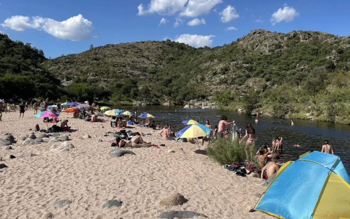Vacaciones 2023/24: las playas más tranquilas, con paisajes soñados, muy cerca de Villa Carlos Paz