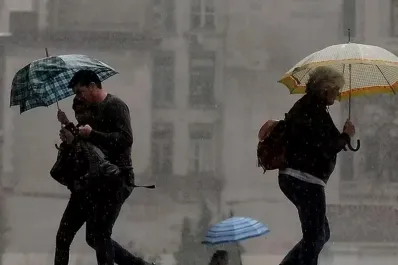 Alerta amarilla por tormentas fuertes para cuatro provincias: ¿qué significa y qué consejos seguir?