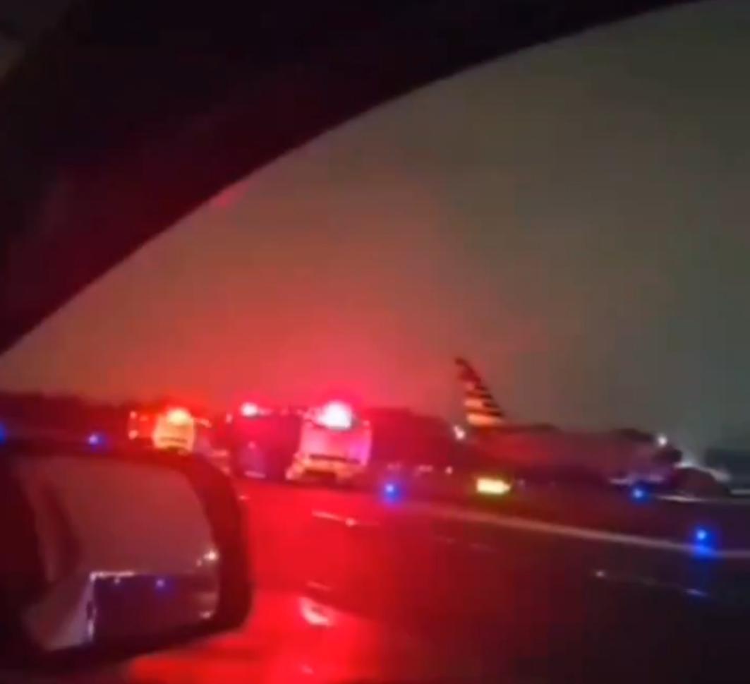 Emergencia: un avión regresó a Ezeiza luego de que un rayo impactó en una de sus alas