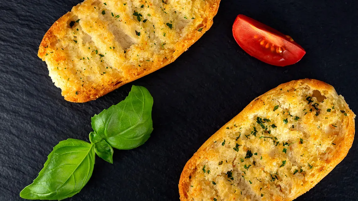 Cómo preparar las tostadas saborizadas, la receta que es tendencia en Año Nuevo