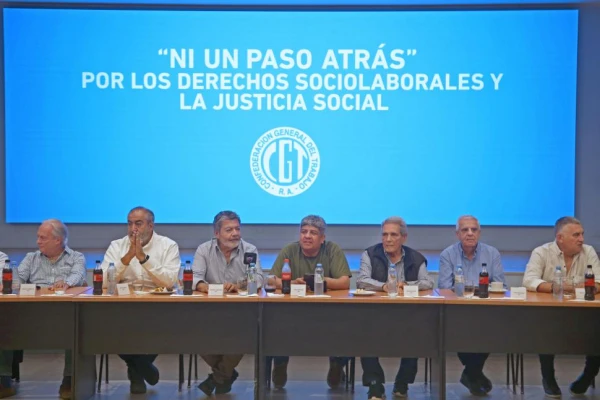 Piqueteros y la CGT se movilizan contra las medidas de Milei