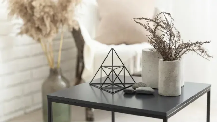 El feng shui propone incorporar elementos naturales como plantas, piedra y madera para crear un ambiente tranquilo. (Freepik)