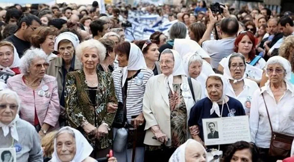 Abuelas de Plaza de Mayo